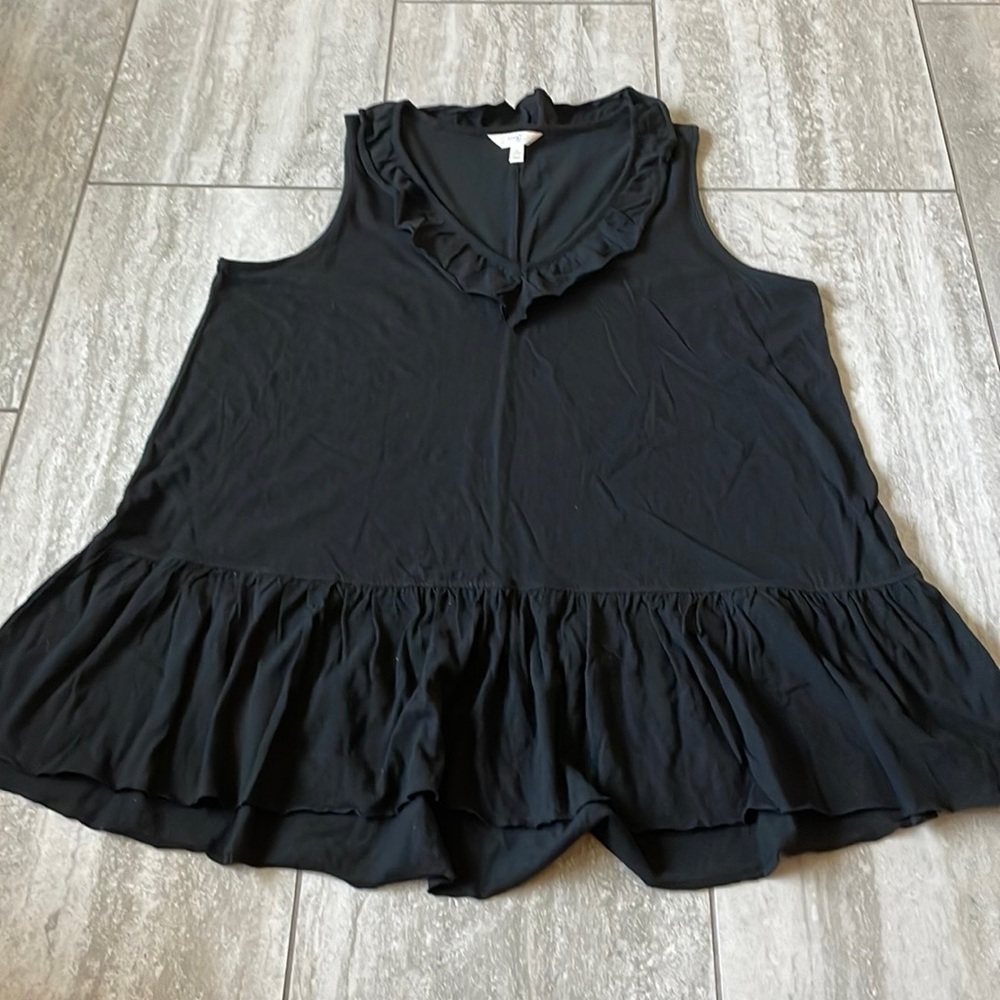 Terra @ Sky black sleeveless,ruffled V neck, size 1Xfor women withsheeredhemline